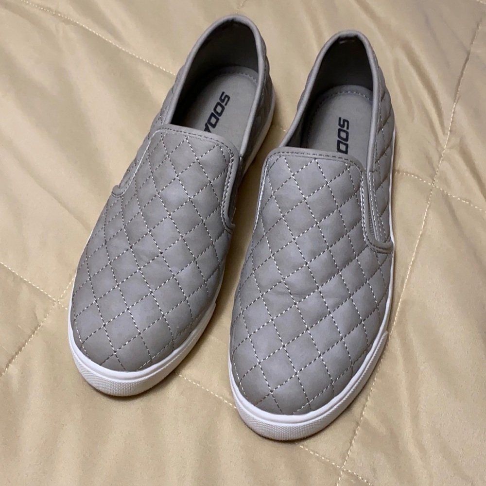 Women’s slip on shoes